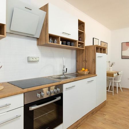 Double Oak Apartment غييكا المظهر الخارجي الصورة