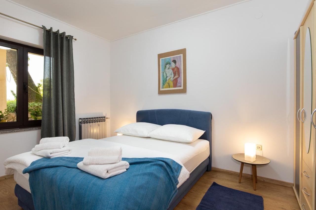 Double Oak Apartment غييكا المظهر الخارجي الصورة