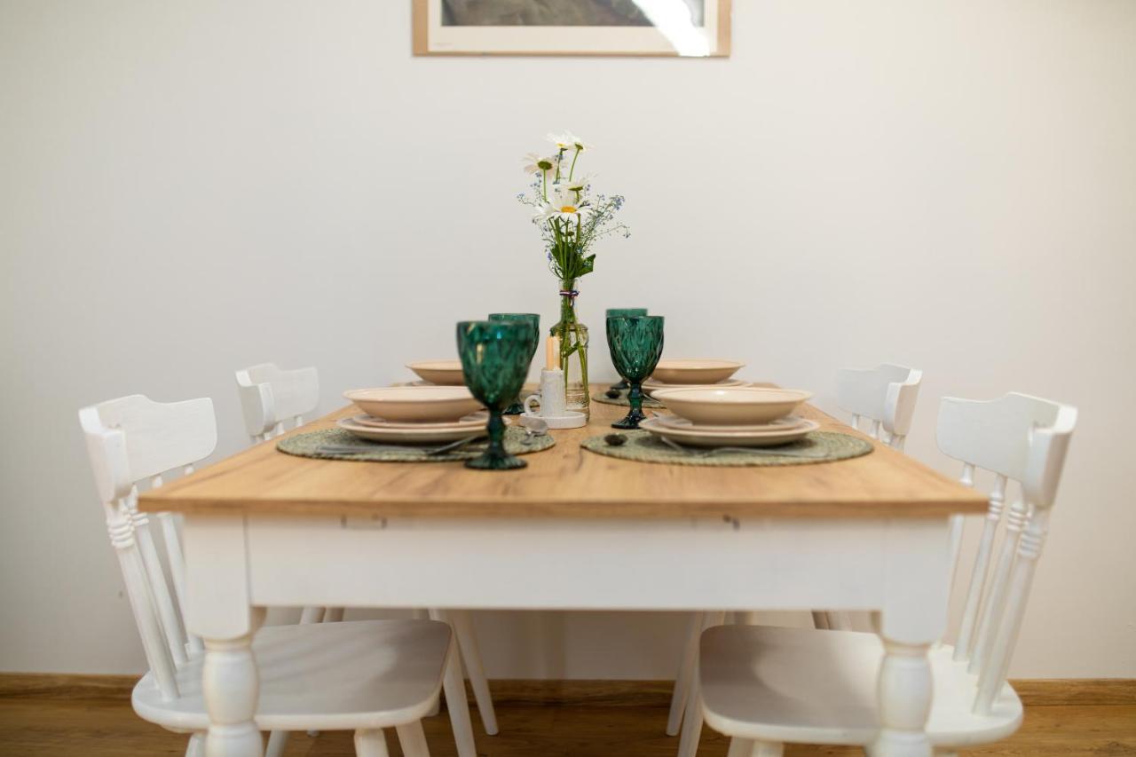 Double Oak Apartment غييكا المظهر الخارجي الصورة