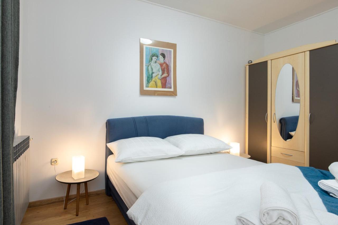 Double Oak Apartment غييكا المظهر الخارجي الصورة