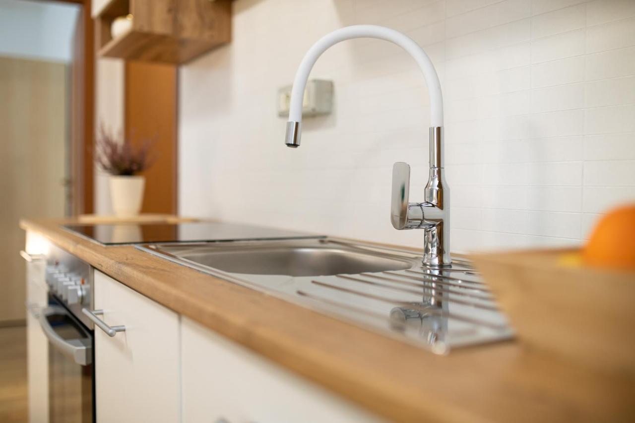 Double Oak Apartment غييكا المظهر الخارجي الصورة