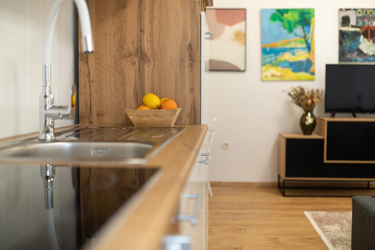 Double Oak Apartment غييكا المظهر الخارجي الصورة