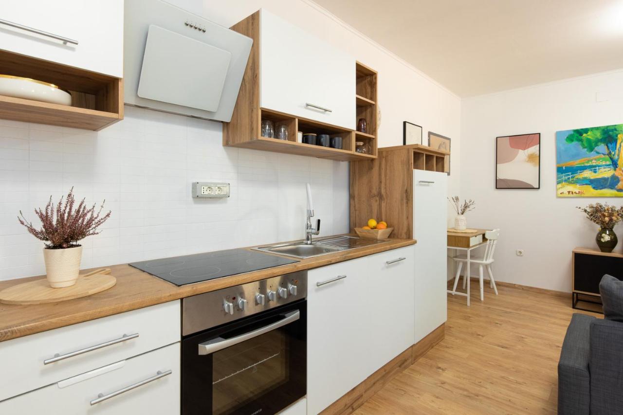 Double Oak Apartment غييكا المظهر الخارجي الصورة
