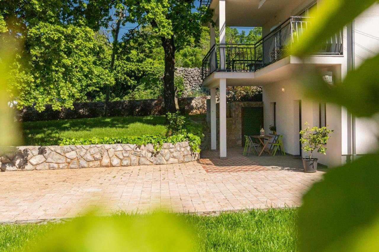 Double Oak Apartment غييكا المظهر الخارجي الصورة