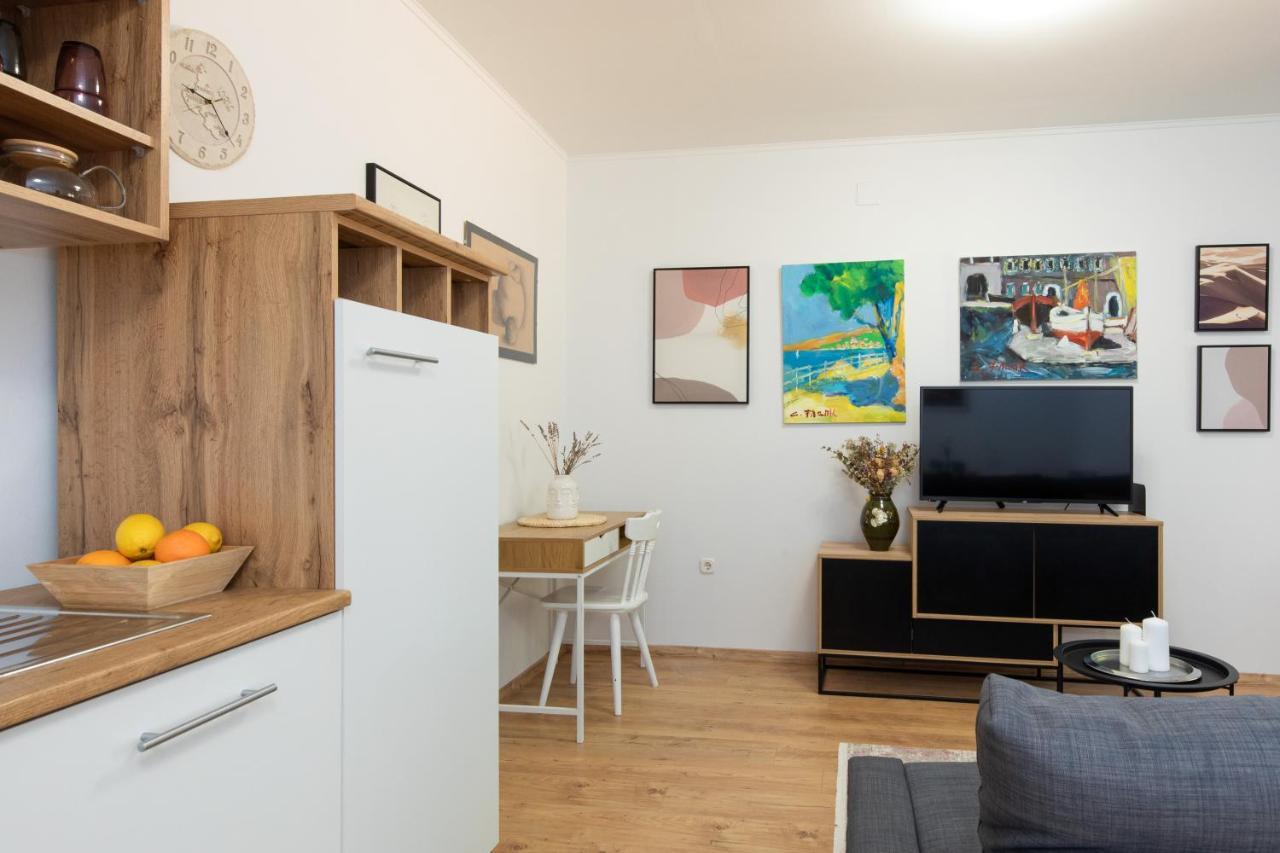 Double Oak Apartment غييكا المظهر الخارجي الصورة