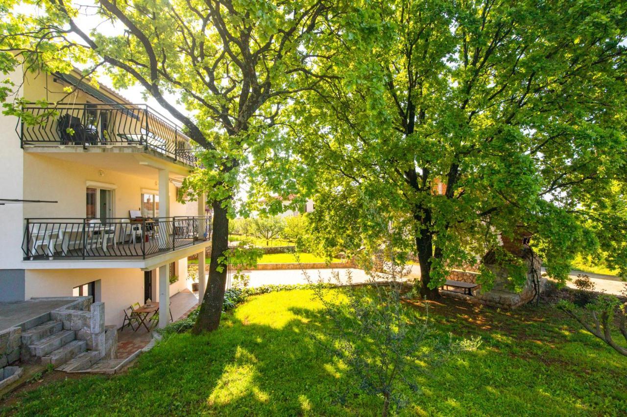 Double Oak Apartment غييكا المظهر الخارجي الصورة